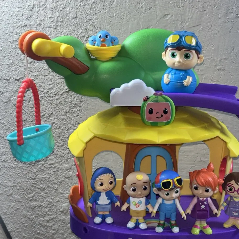 CoComelon Deluxe Clubhouse Songs & Sounds Playset with JJ, Nina Shark, Dog Bingo